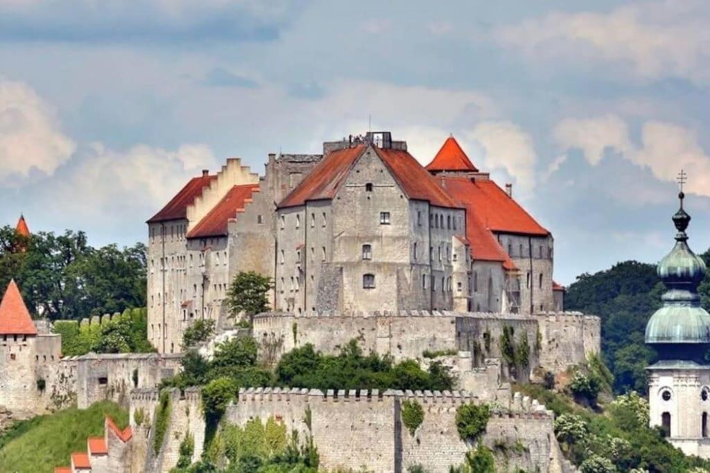 Viel Platz In Burghausen Fuer Freunde Und Familie Apartman Kültér fotó